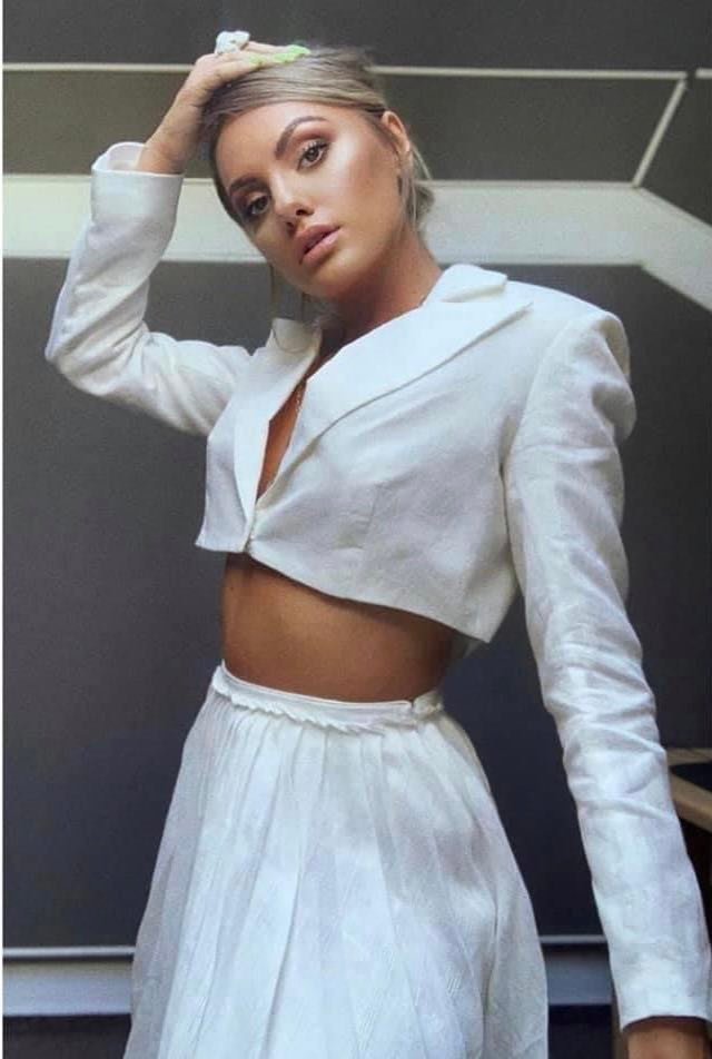 Alexandra Stan gorgeous in OMRA embroidered white cotton