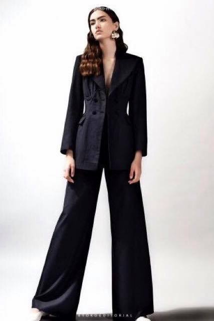 OMRA woolen suit featured in Yoko Magazine